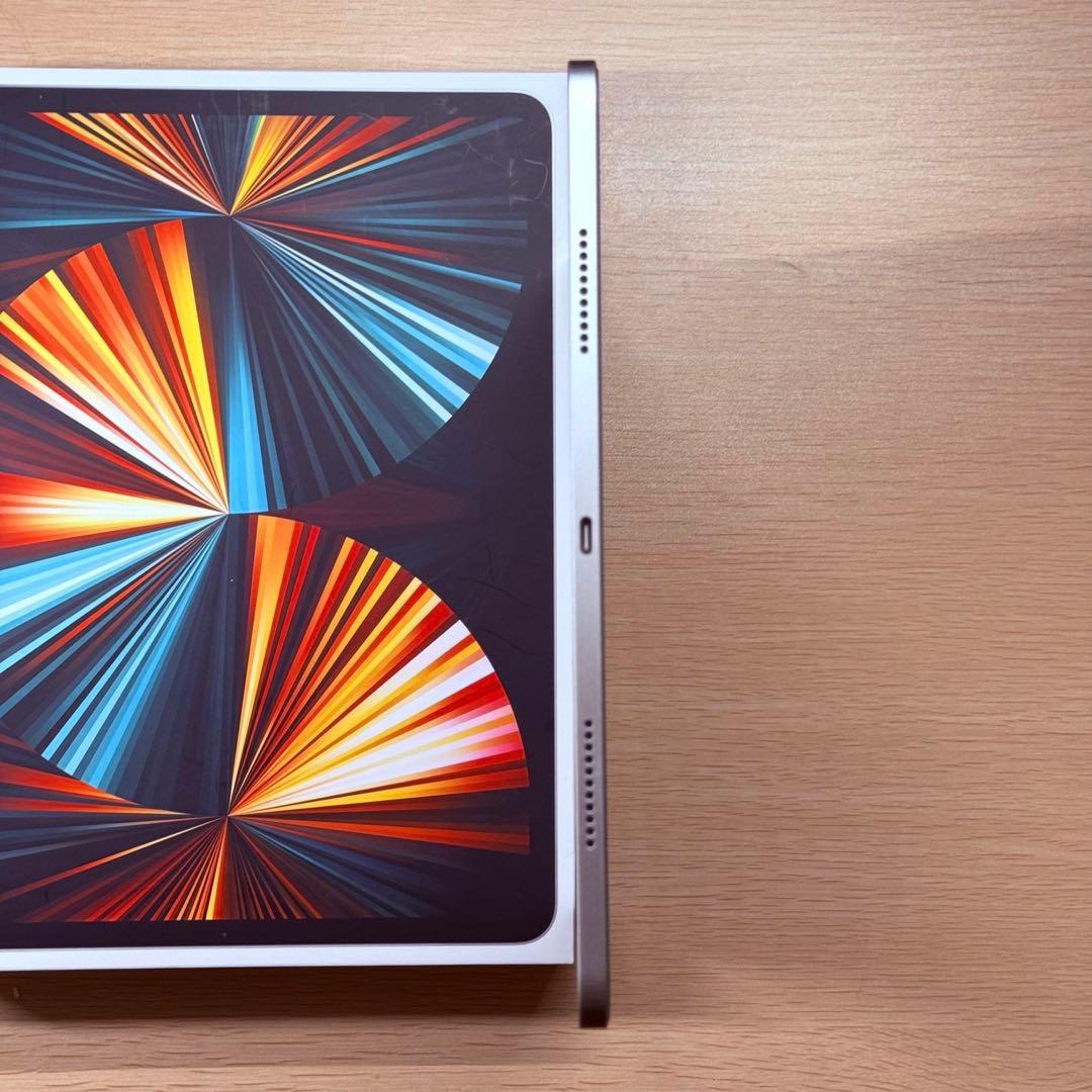 iPad Pro 12.9インチ 128GB シルバー Wi-Fi 第五世代