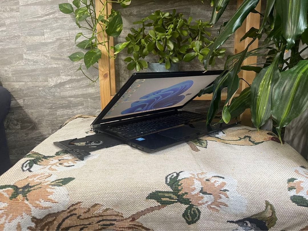 東芝 リュクスホワイト 仕様 2017夏モデル T45/DB パソコン