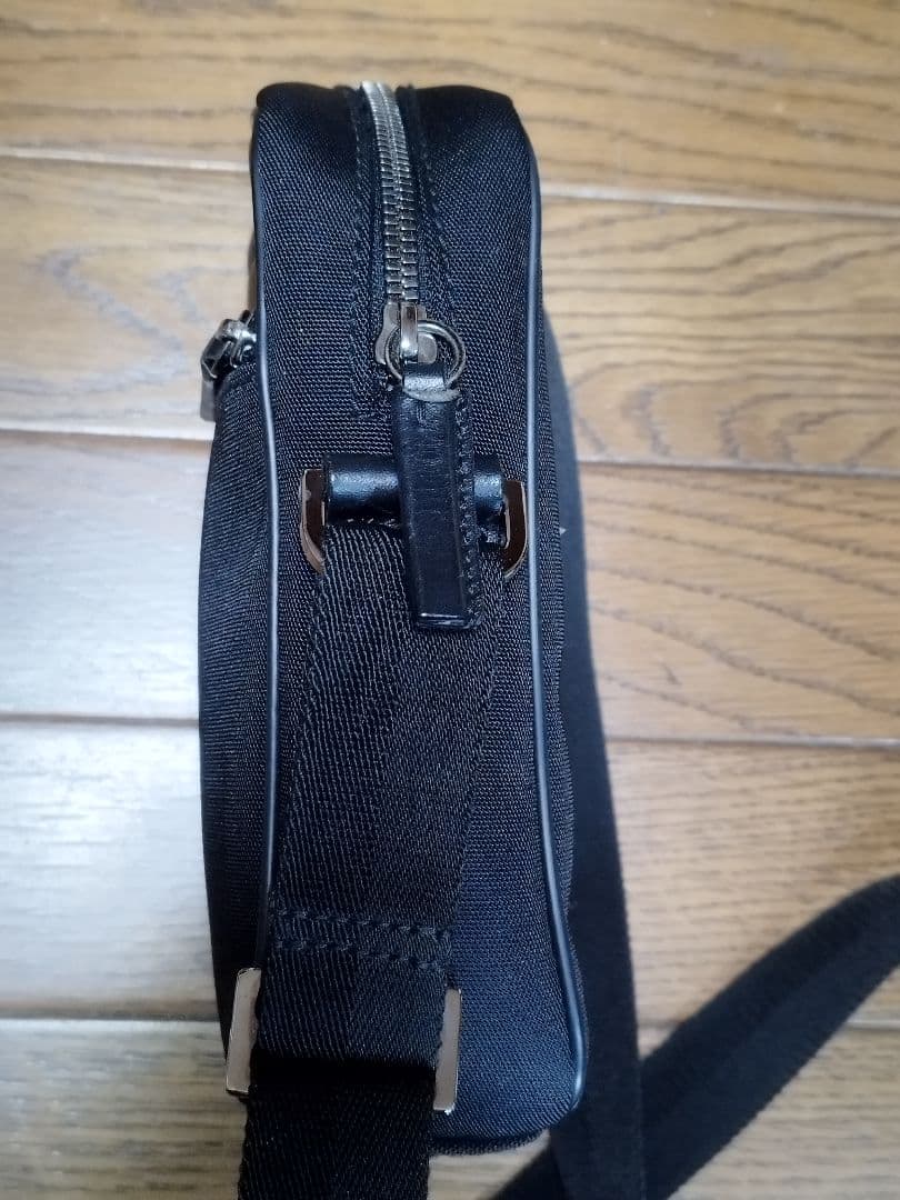 GUCCI ブラック ショルダーバッグ 収納袋付き