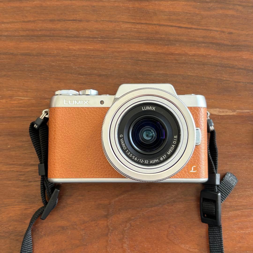パナソニック Panasonic LUMIX DMC-GF7 ブラウンレンズ付き