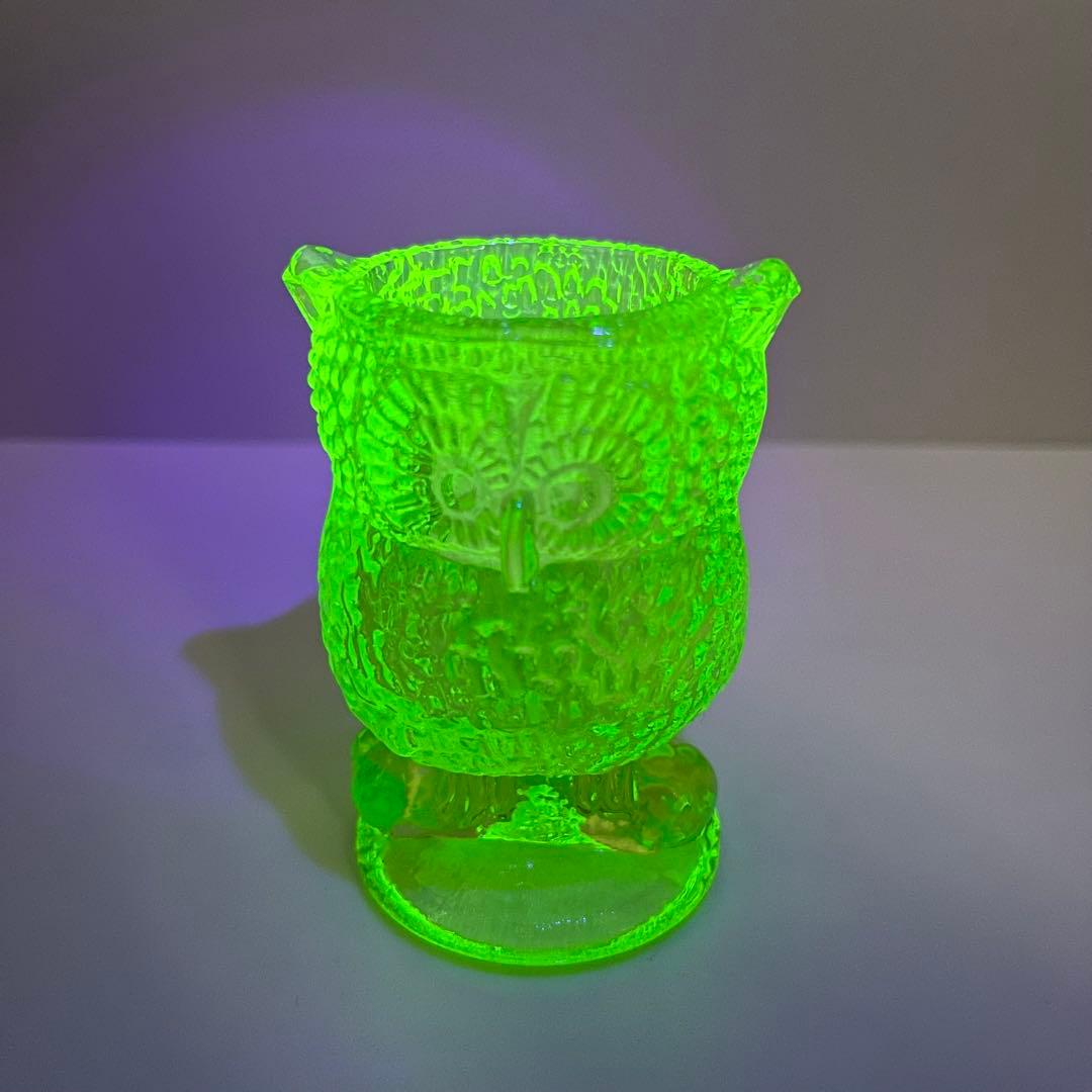 ウランガラス　ふくろう　小物入れ　置物