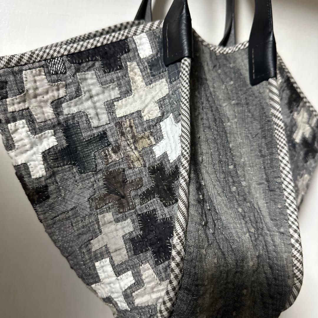 たみぽんハンドメイドパッチワークキルトの個性的なハンドバッグ