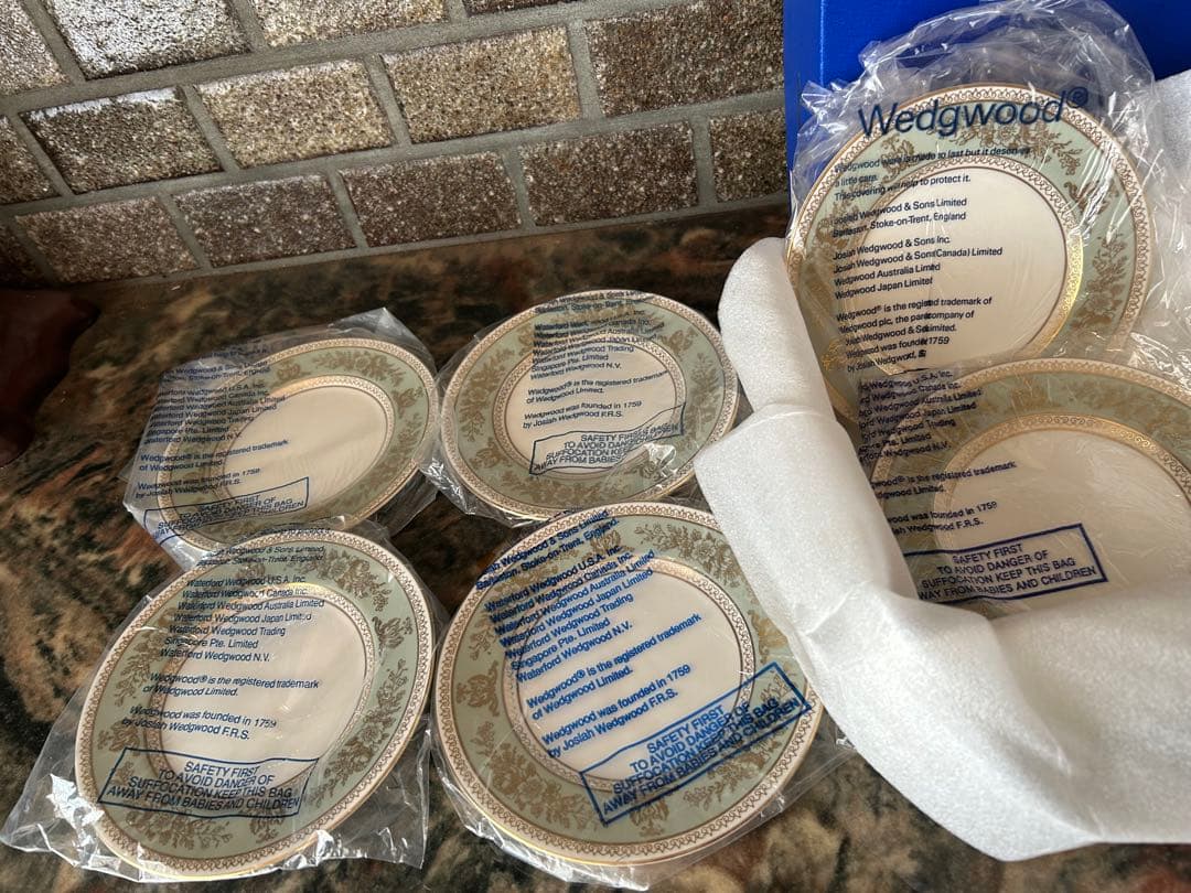 ウエッジウッドゼージグリーンケーキ皿6枚黒壺箱入り15.5cm