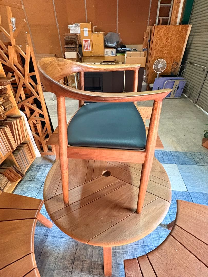 「ザ・チェアー」　ジェネリック品　ウォルナットフレーム