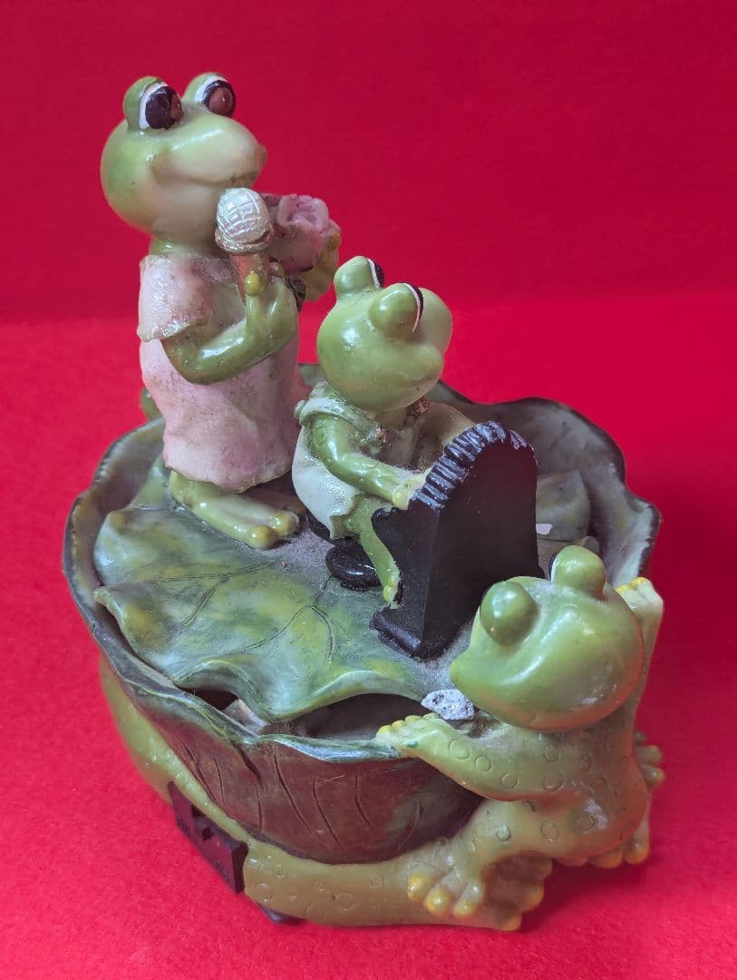 幸運と収入が倍増する歌うカエルさん　金運　曰く付き　特級呪物　縁起物