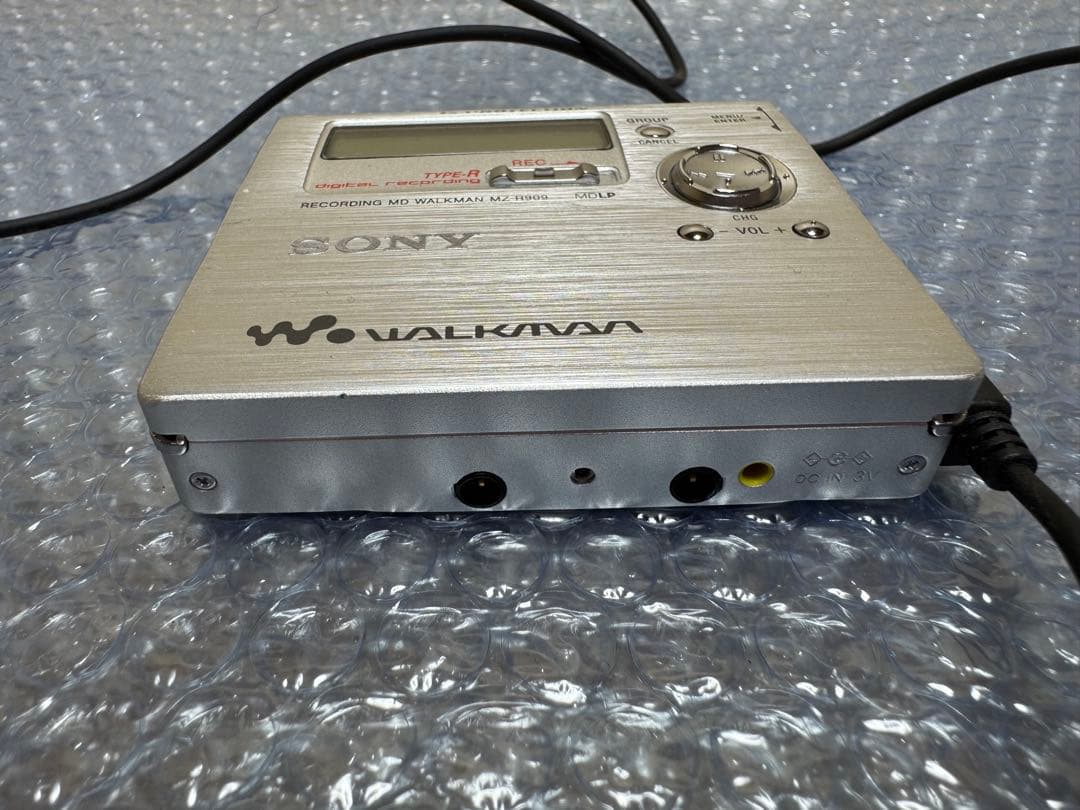 SONY ポータブルMDレコーダー MZ-R909 シルバー　ジャンク