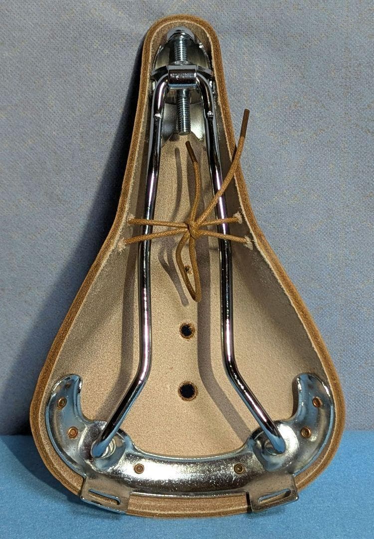 walgun 本革製レザーサドル