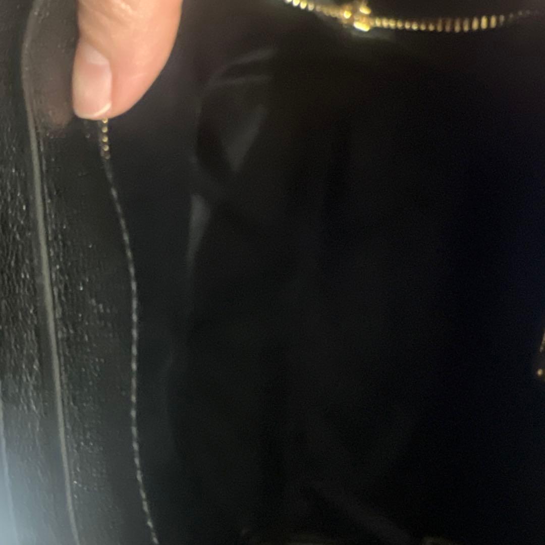 MIU MIU ブラックショルダーバッグ