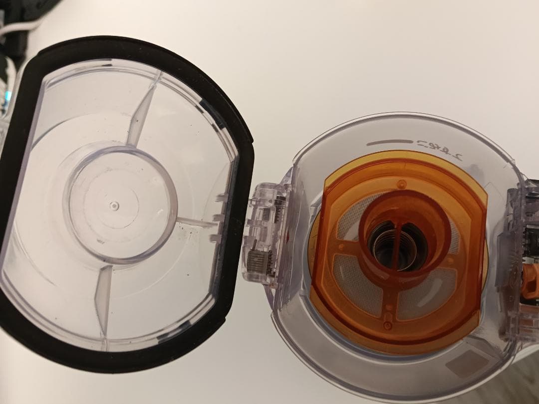 日立掃除機　PV-BHL4000J 　軽量LEDライト　純正充電スタンド付き