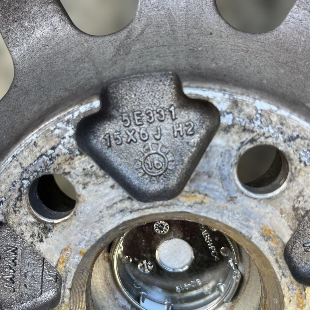 カングー専用ハブリング不要15インチ スポークデザインホイール 4本セット