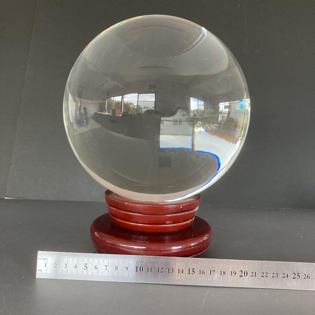 大きな大きな水晶玉！　【台座付き】