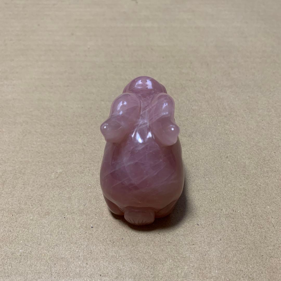 希少　ローズクォーツ　うさぎ　彫刻　置き物　恋愛