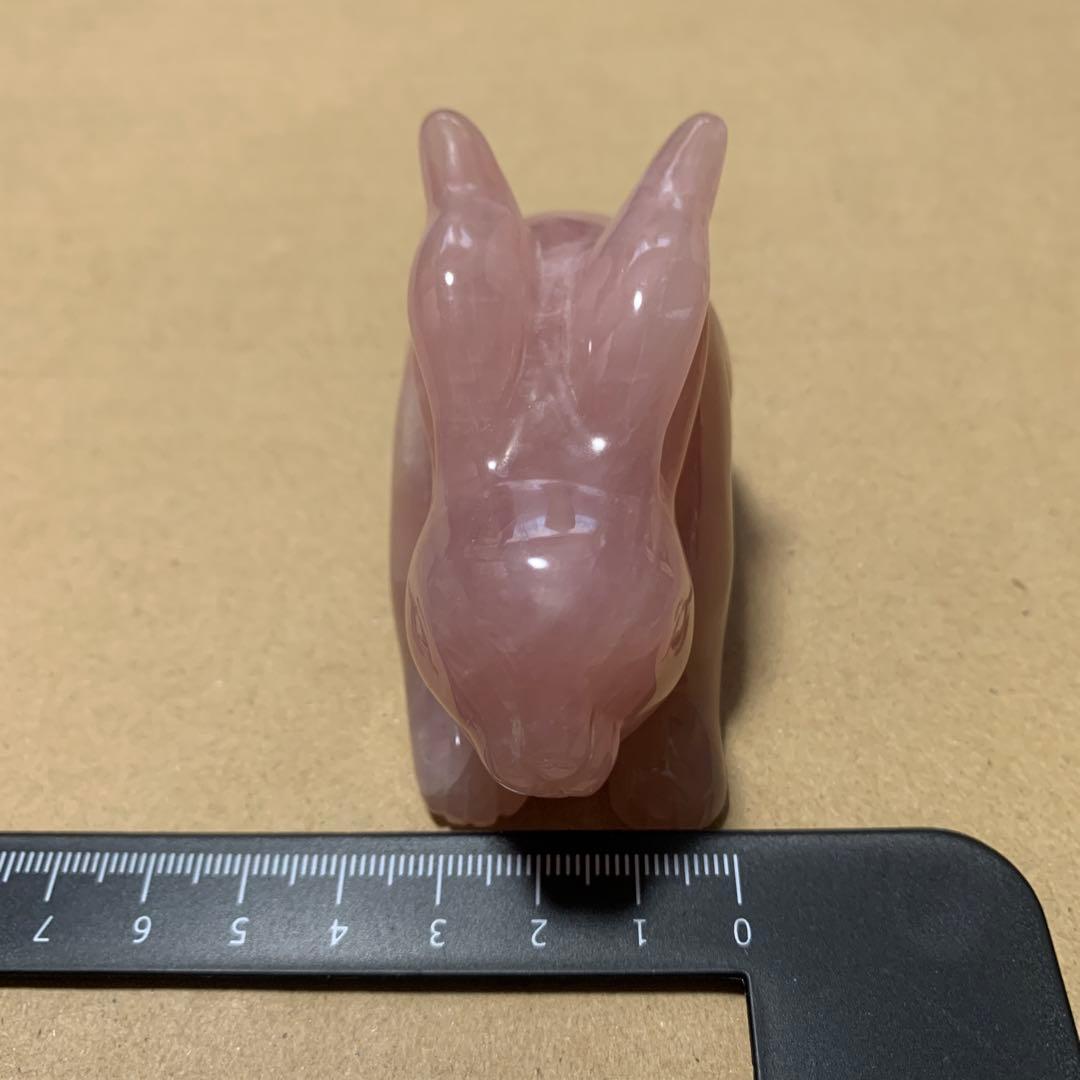 希少　ローズクォーツ　うさぎ　彫刻　置き物　恋愛