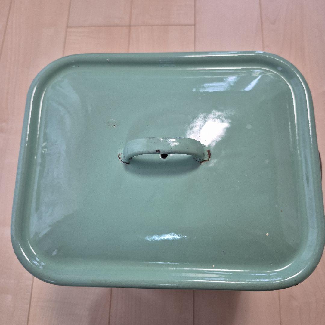 お値下げ　イギリスアンティーク　ホーロー　ブレッド缶　グリーン