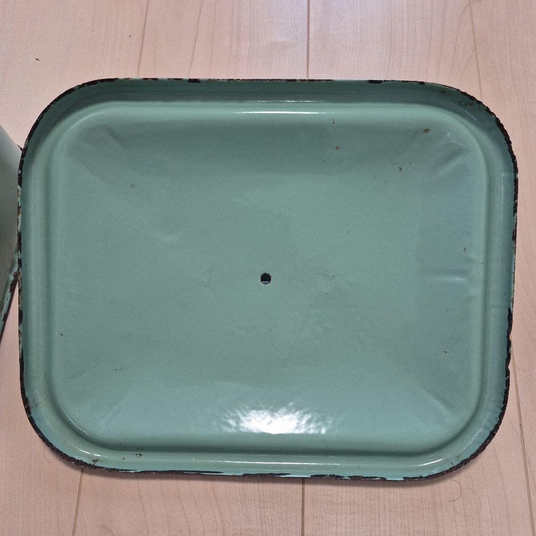 お値下げ　イギリスアンティーク　ホーロー　ブレッド缶　グリーン