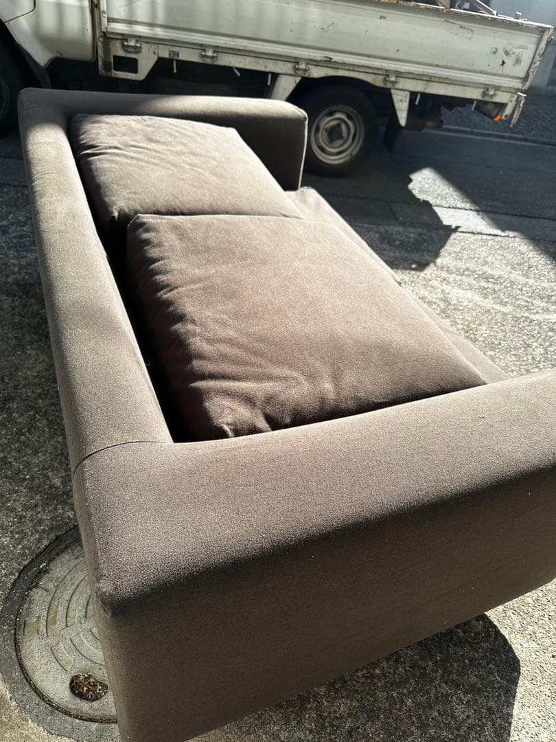 ダブルソファー　脚付　配達地域コメントください