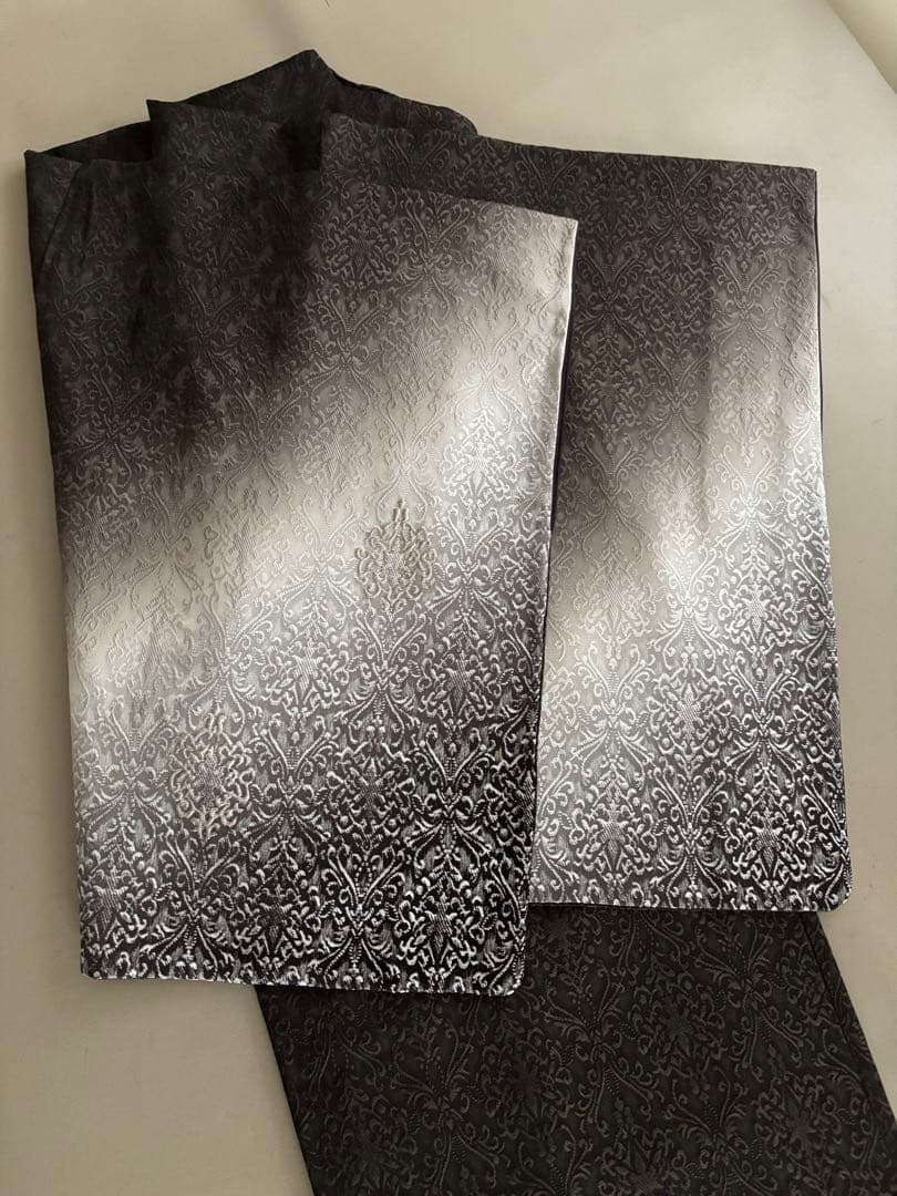 装飾紋意匠 斜め暈し 刺繍 袷 紋なし 付け下げ ダークブラウン×白×チャコール