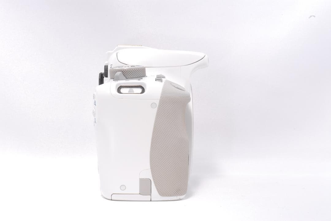 ❤最軽量❤希少ホワイト❤canon EOS Kiss X7 一眼レフカメラ