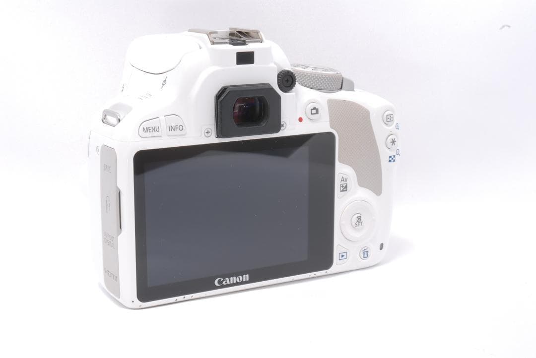 ❤最軽量❤希少ホワイト❤canon EOS Kiss X7 一眼レフカメラ