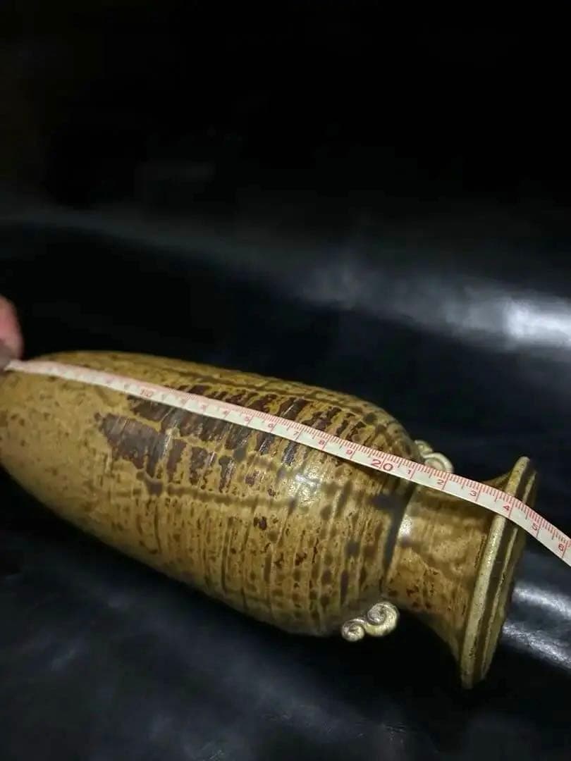 究極の美◾️蔵から見事な流れ落ちる釉薬の美しい完璧な造形の花瓶、壺が出て来ました。