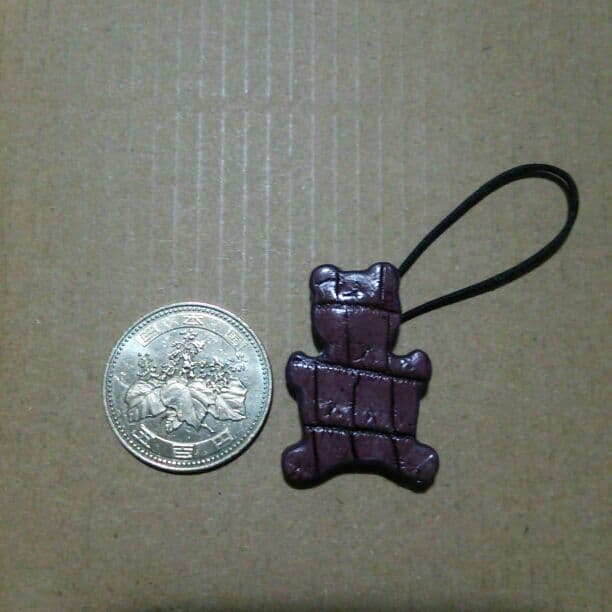 激レア ボッテガヴェネタ 携帯電話用クロコダイルレザー製くまチャーム