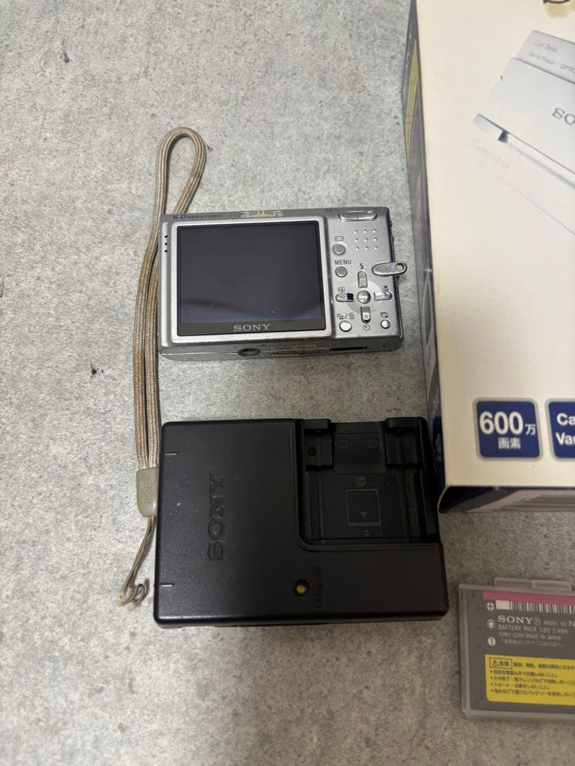 SONY Cyber-shot DSC-T9 デジタルカメラ　箱あり