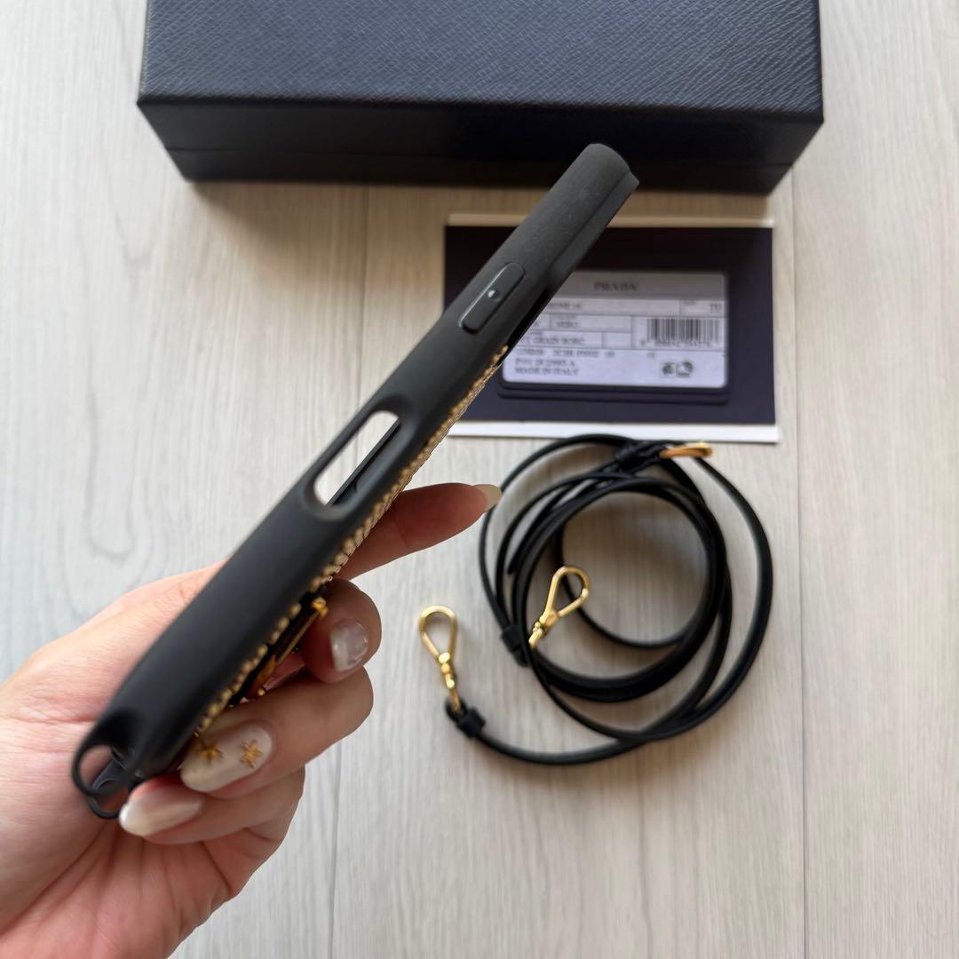 PRADA プラダ iPhoneケース 携帯カバー iPhone16