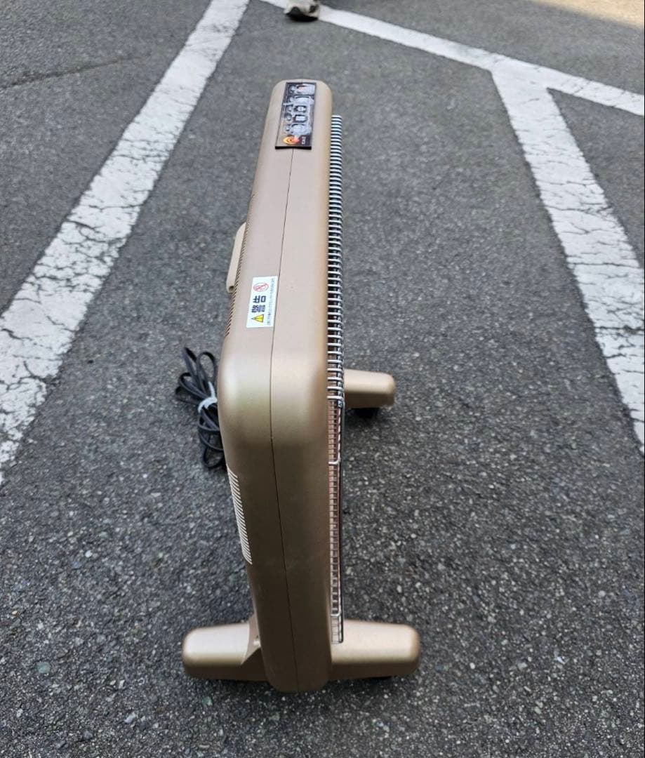 箱付き サンルミエ、エクセラ7 遠赤外線ヒーター