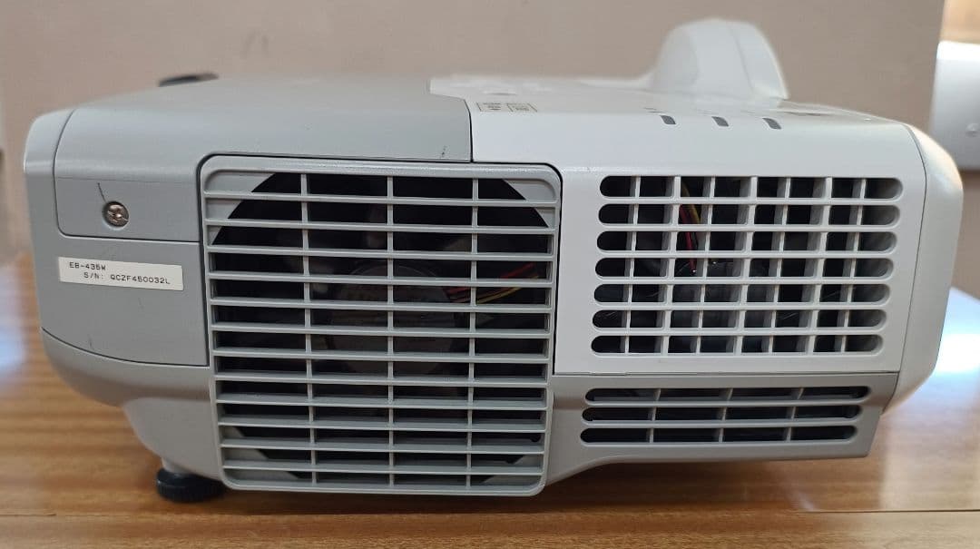 Epson EB-435W プロジェクター本体