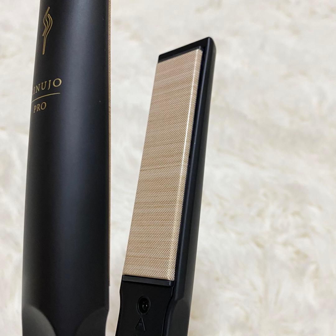 【まめ】【動作確認済み】KINUJO PRO Straightヘアアイロン
