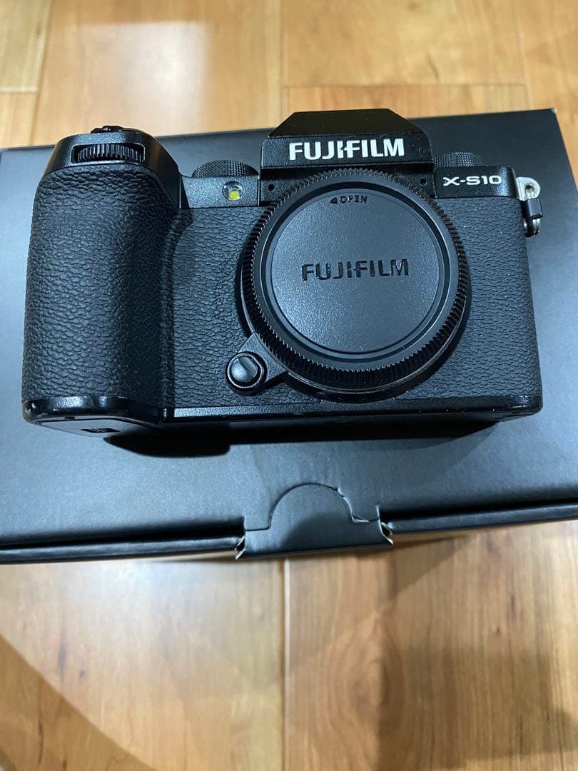 美品！Fujifilm X-S10 ブラック　箱付
