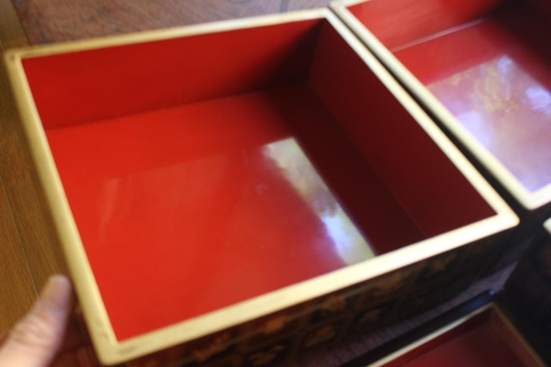 デッドストック！内朱金縁黒漆に極上宝尽蒔絵の映える三段重（検輪島塗重箱お重