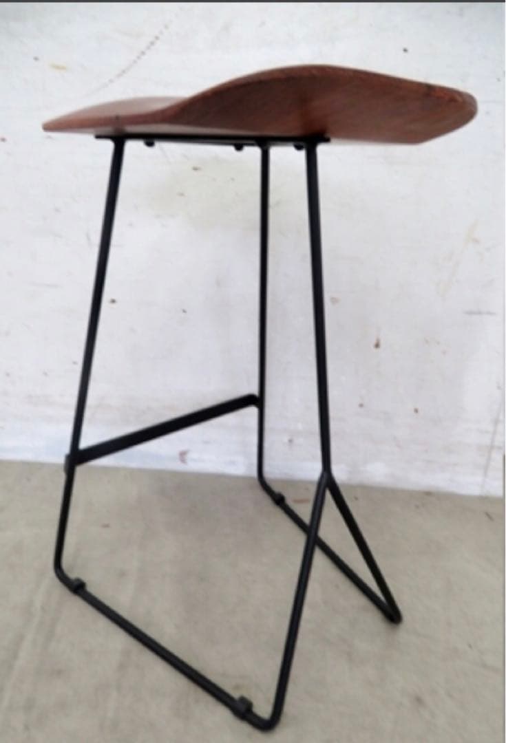 ナチュラルウッドのスツール　1脚　その②