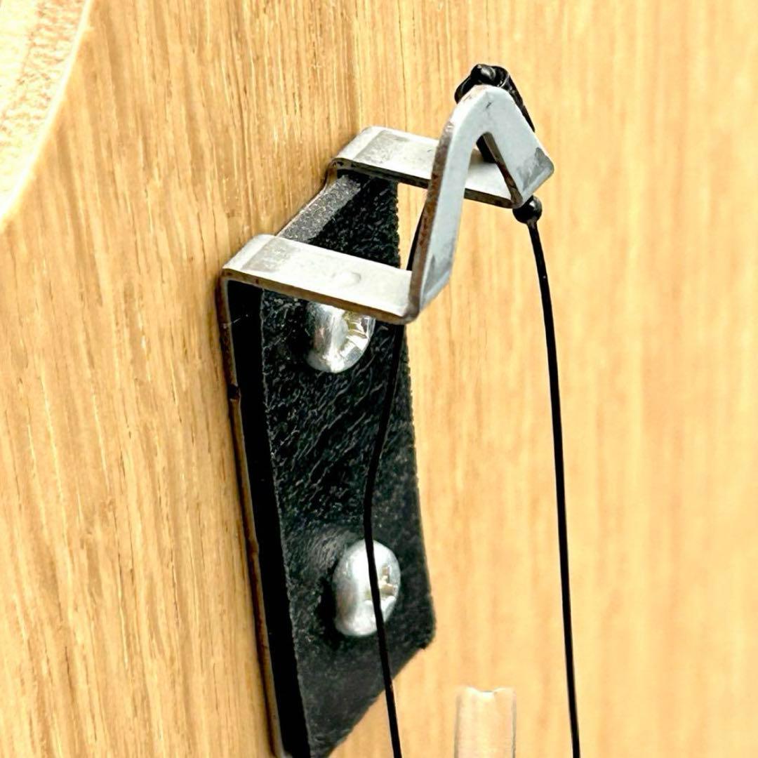 バンクシー カリモク インテリア 壁掛時計 フラワーボンバー 花束 投げる 男