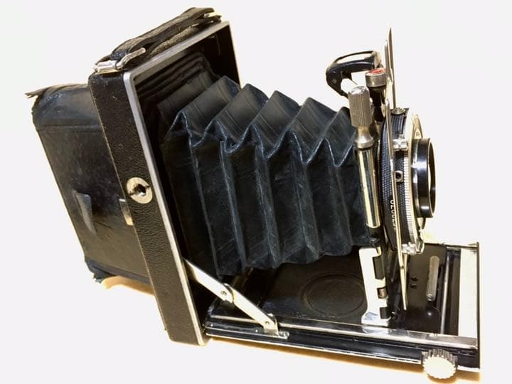 独クルト・ベンツィン社　プリマー Primar　写真を楽しめる中判カメラですから