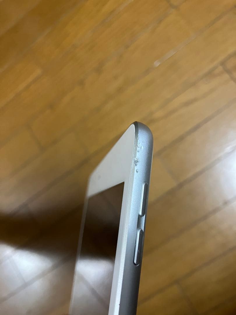 Apple iPad (第8世代) シルバー 32GB Wi-Fiモデル