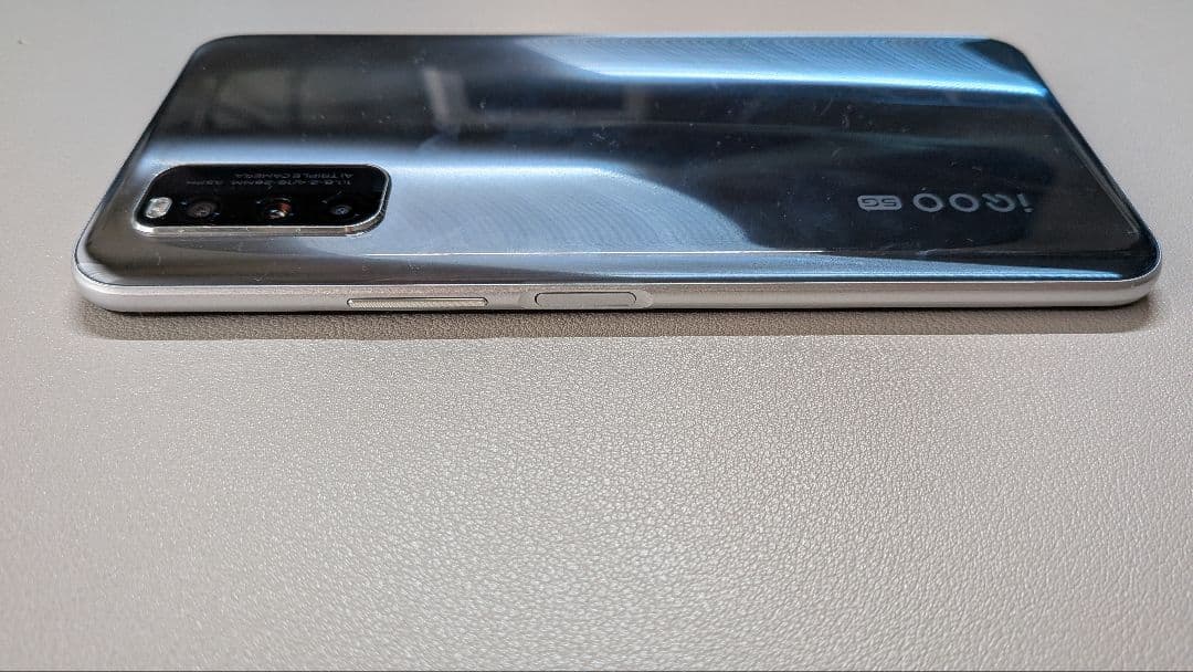 iqoo Z1 スマートフォン本体