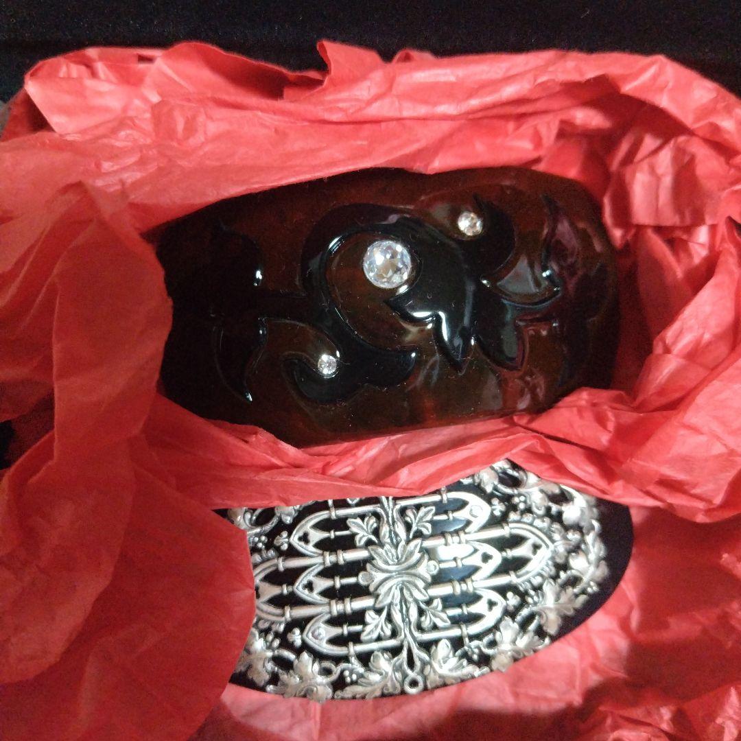 imac 装飾的な黒いバングル