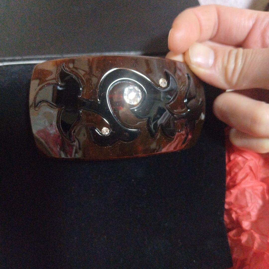 imac 装飾的な黒いバングル