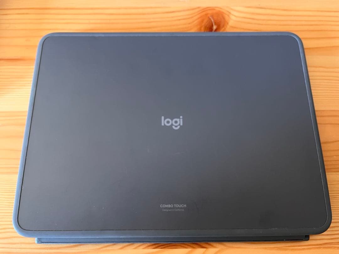 logicool combo touch iPad air M2 第5世代