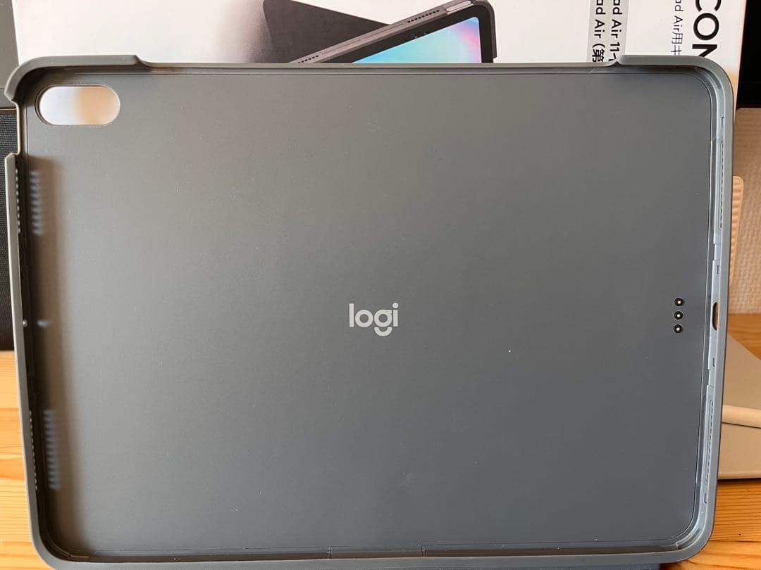 logicool combo touch iPad air M2 第5世代