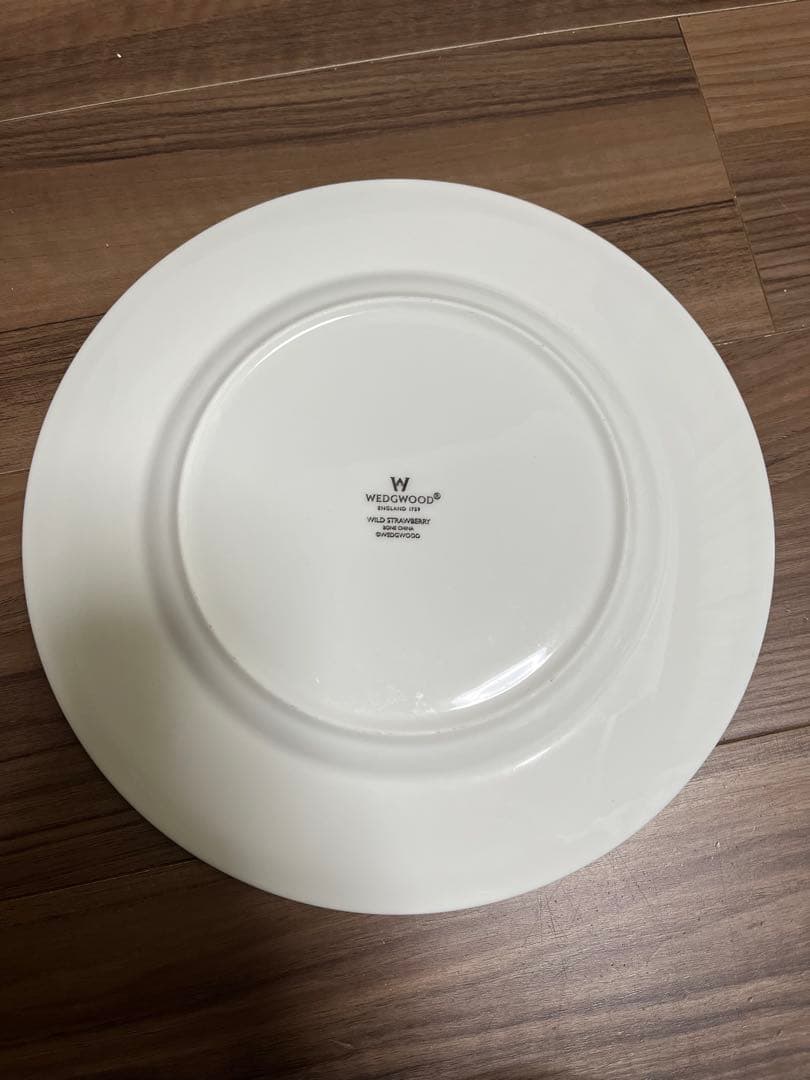 ウェッジウッドワイルドストロベリー　サラダボウル2枚皿1枚マリアージュ ボウル1
