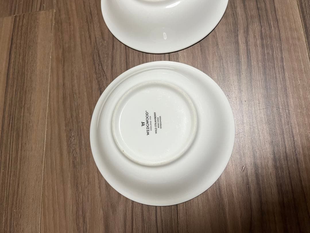 ウェッジウッドワイルドストロベリー　サラダボウル2枚皿1枚マリアージュ ボウル1