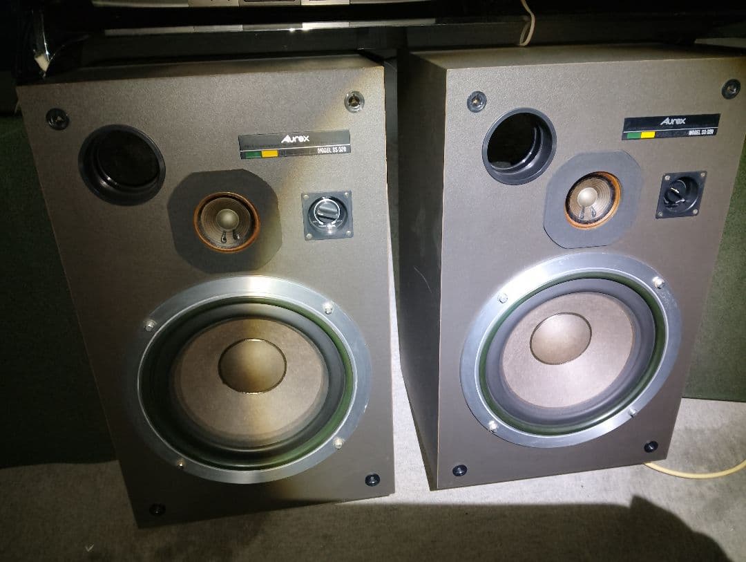 Aurex S-320.ウェイスピーカーペア、当時定価1本29800円でした。