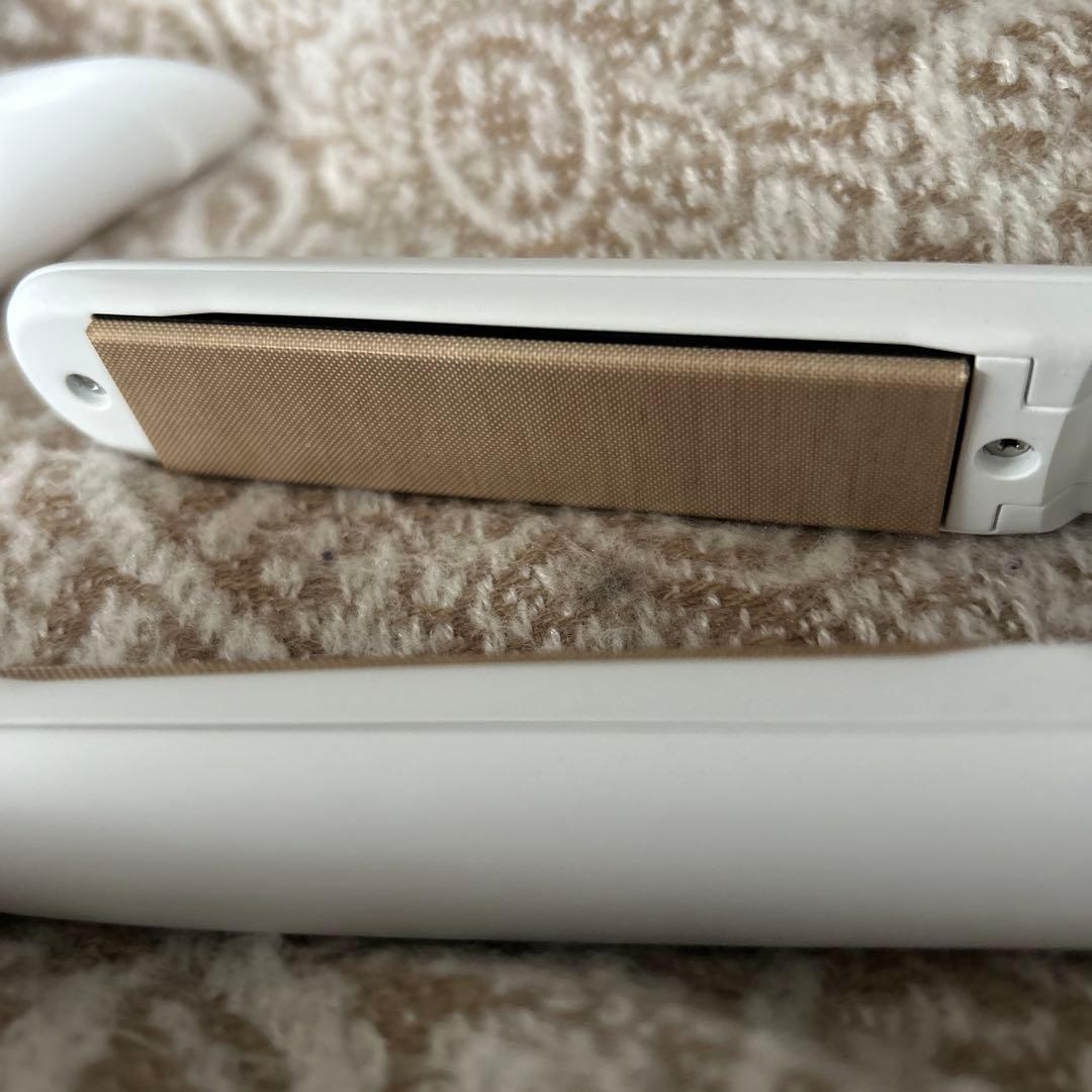 絹女　KINUJO ストレートヘアアイロン ホワイト