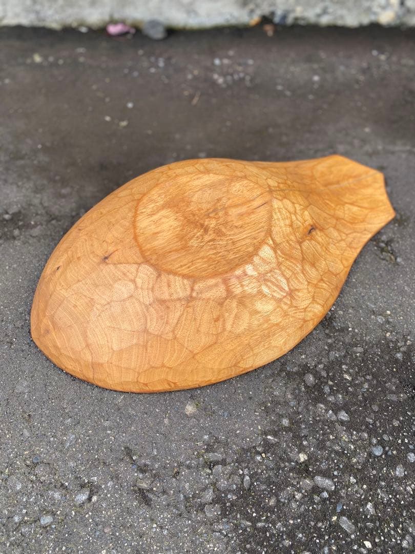 使い込まれた良い雰囲気のアイヌ模様　深皿(ニマ) 民藝　無垢　天然木