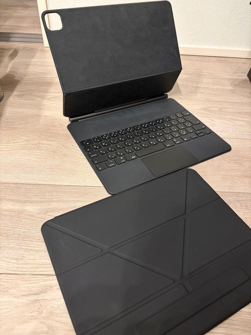 iPad Pro (第4世代) 12.9 + Magic Keyboard計4点
