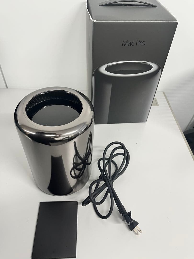 Apple Mac Pro Late 2013 3.7 16GB 264 美品