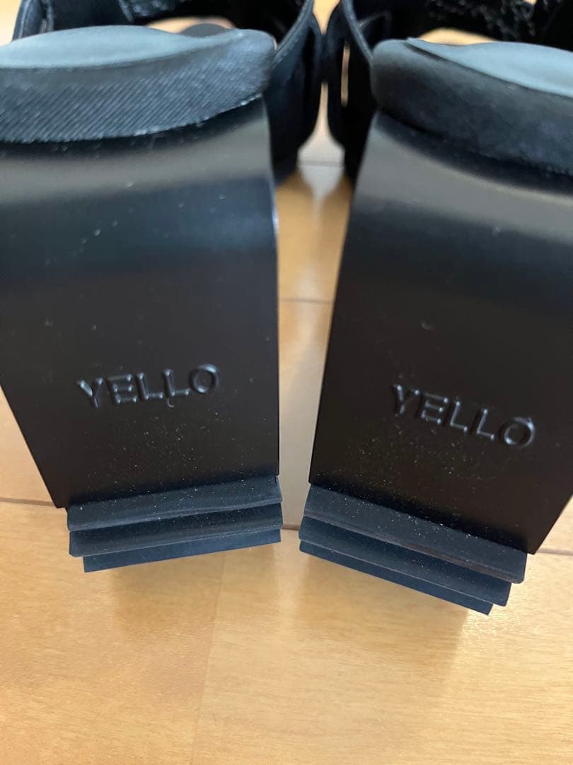 YELLO 黒 レースアップ ミュール