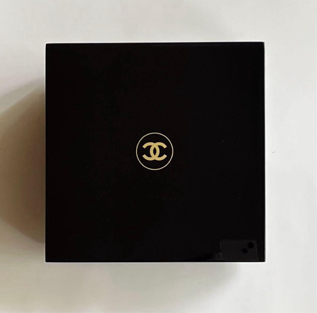 CHANEL コフレキットの木製小箱 ヴァニラペーパーアート付き